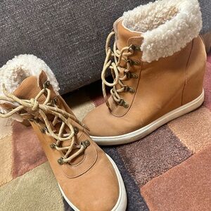 Kenneth Cole Tan Lace-Up Wedges